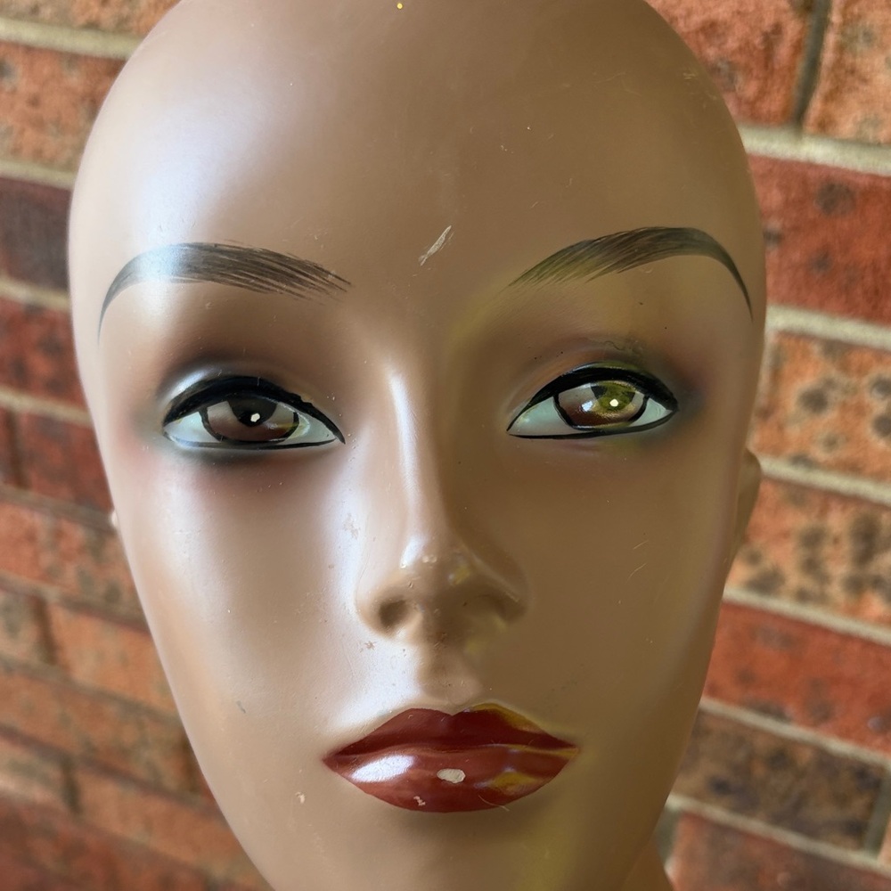Beverly Johnson Mannequin Head - image 3